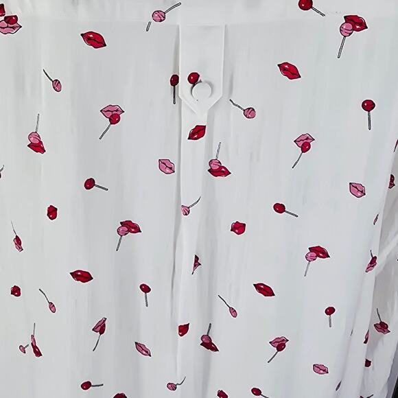 Torrid Harper White Red Lips Suckers Women's Roll-Up Sleeve Work Blouse 2 - 2X - Picture 4 of 7